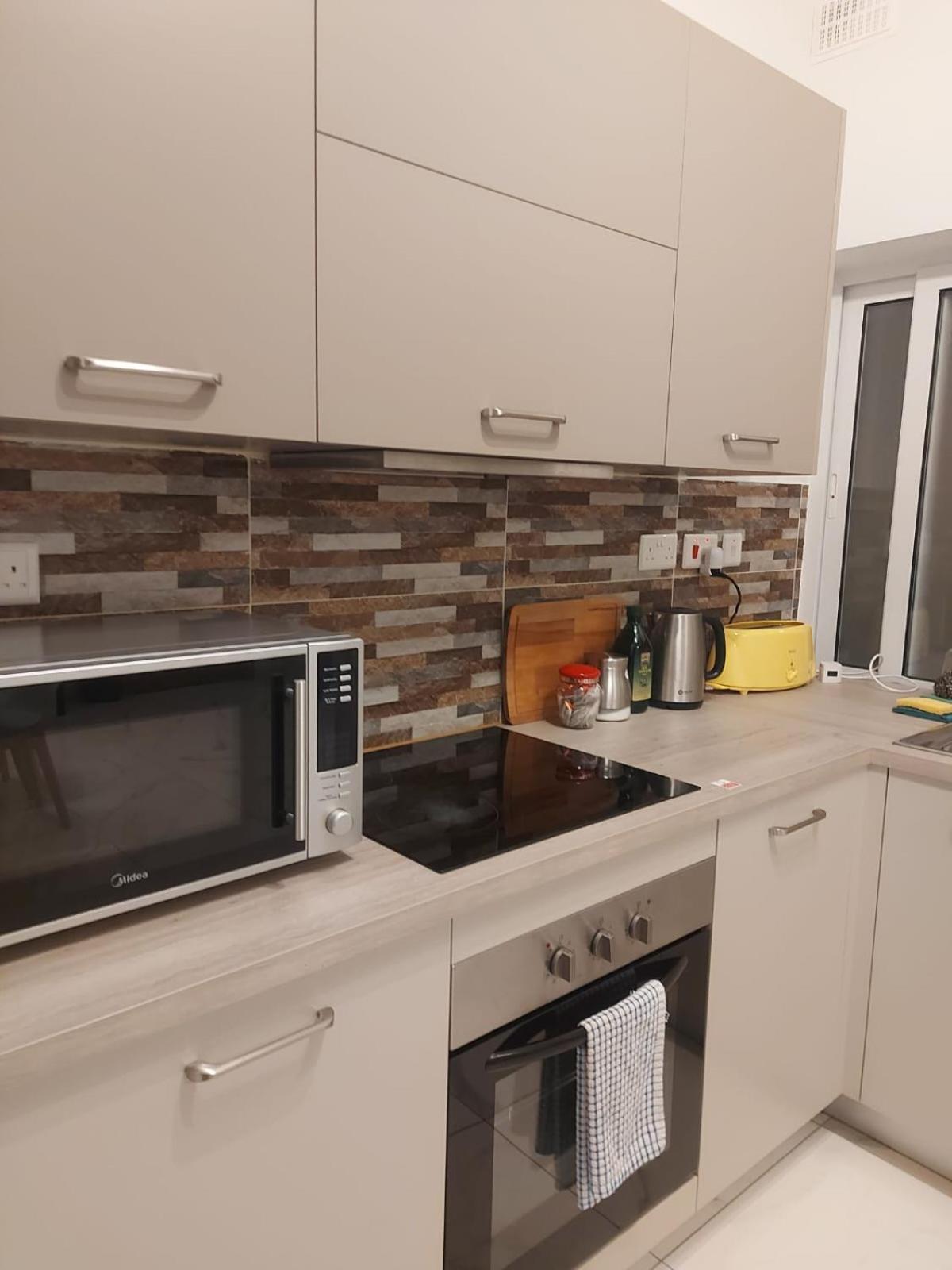 Central Apartment In Swieqi Is-Swieqi Exterior photo